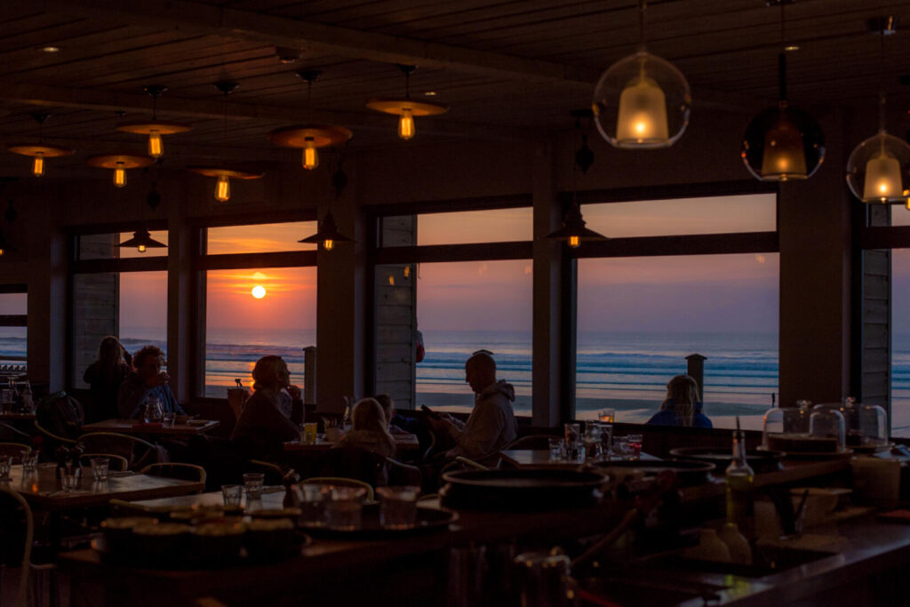 lg beach hut dinner