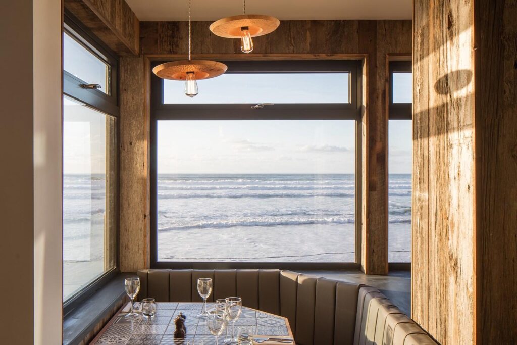 lg the beach hut restaurant at watergate bay